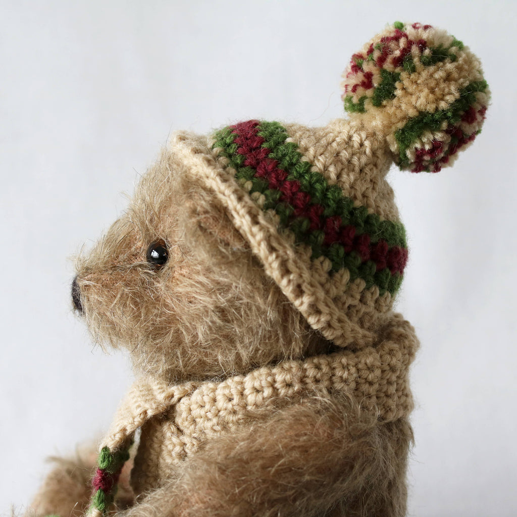 Gabriel - Traditional jointed mohair teddy bear, glass eyes