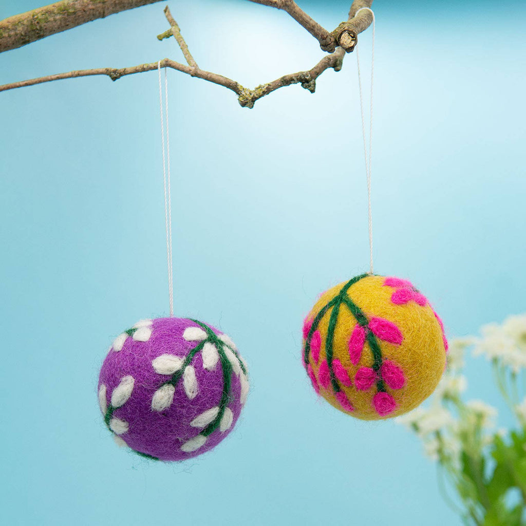 Tree Bauble Felt Hanging Decoration: Purple