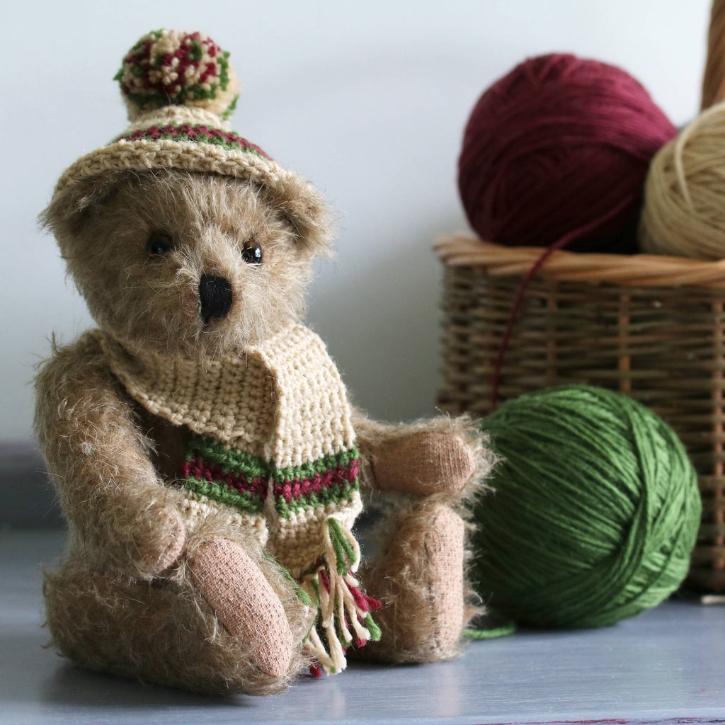 Gabriel - Traditional jointed mohair teddy bear, glass eyes