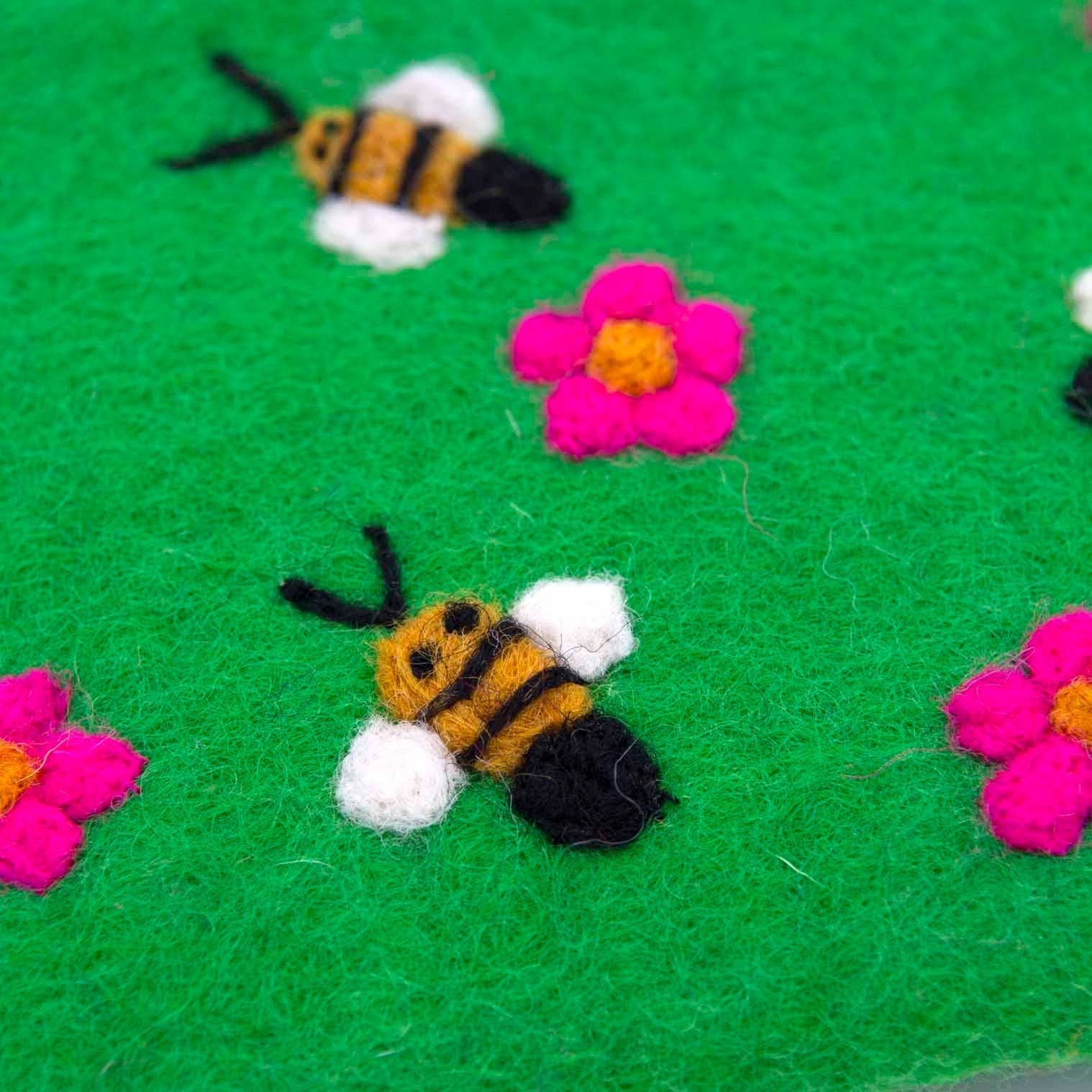 Bees Felt Purse: Green